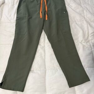 Women’s Figs Green Pants